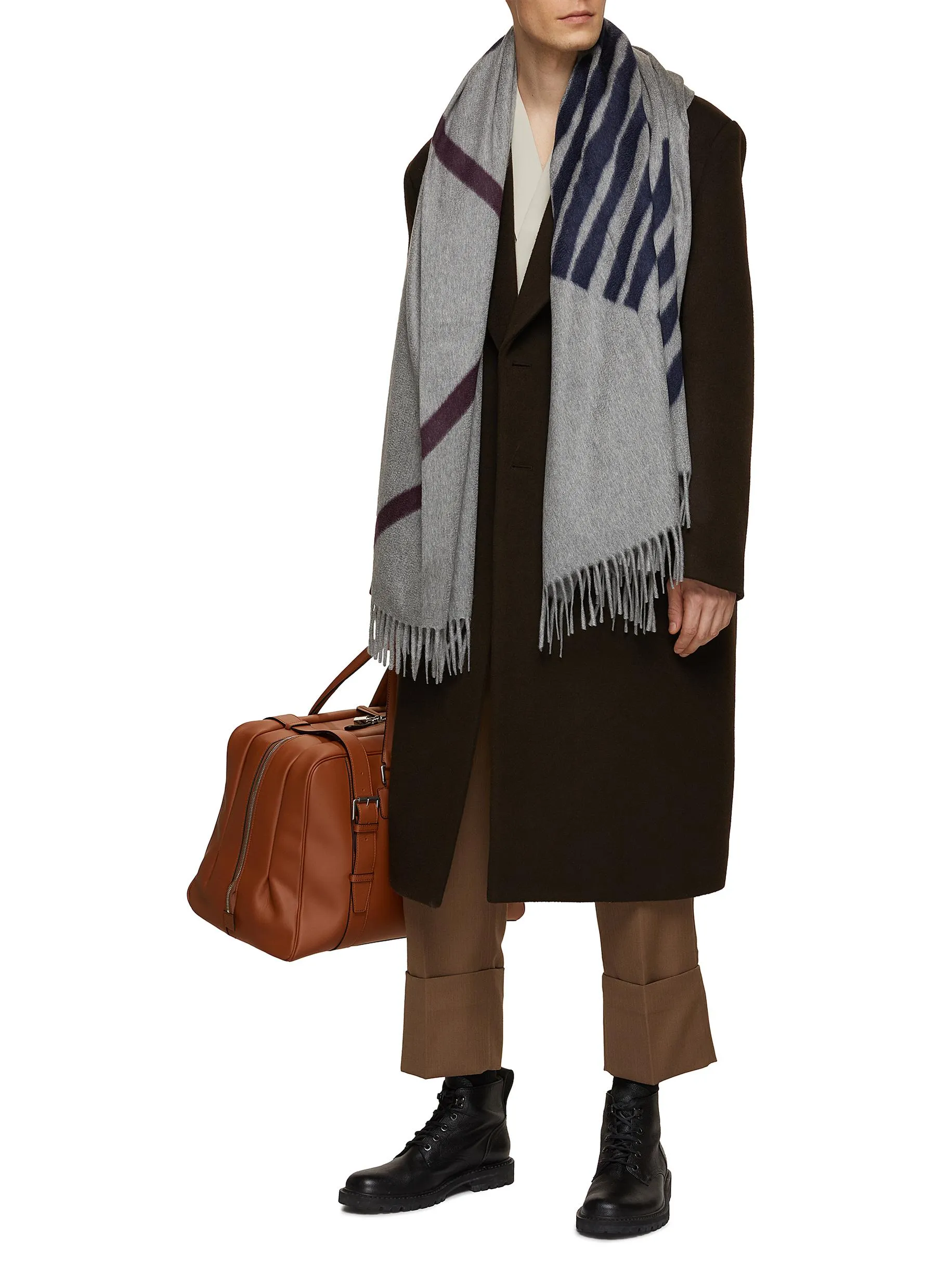 -----------COLOMBO  ---- ------------ ----Line Print Cashmere Scarf --