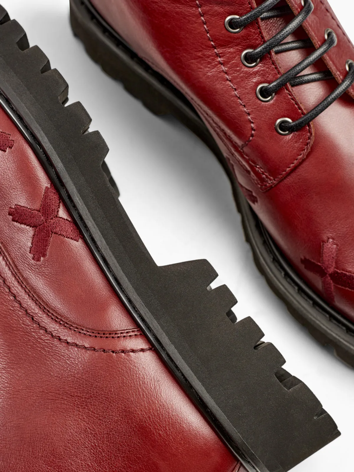 GEBA Lace-up Lug Boot
