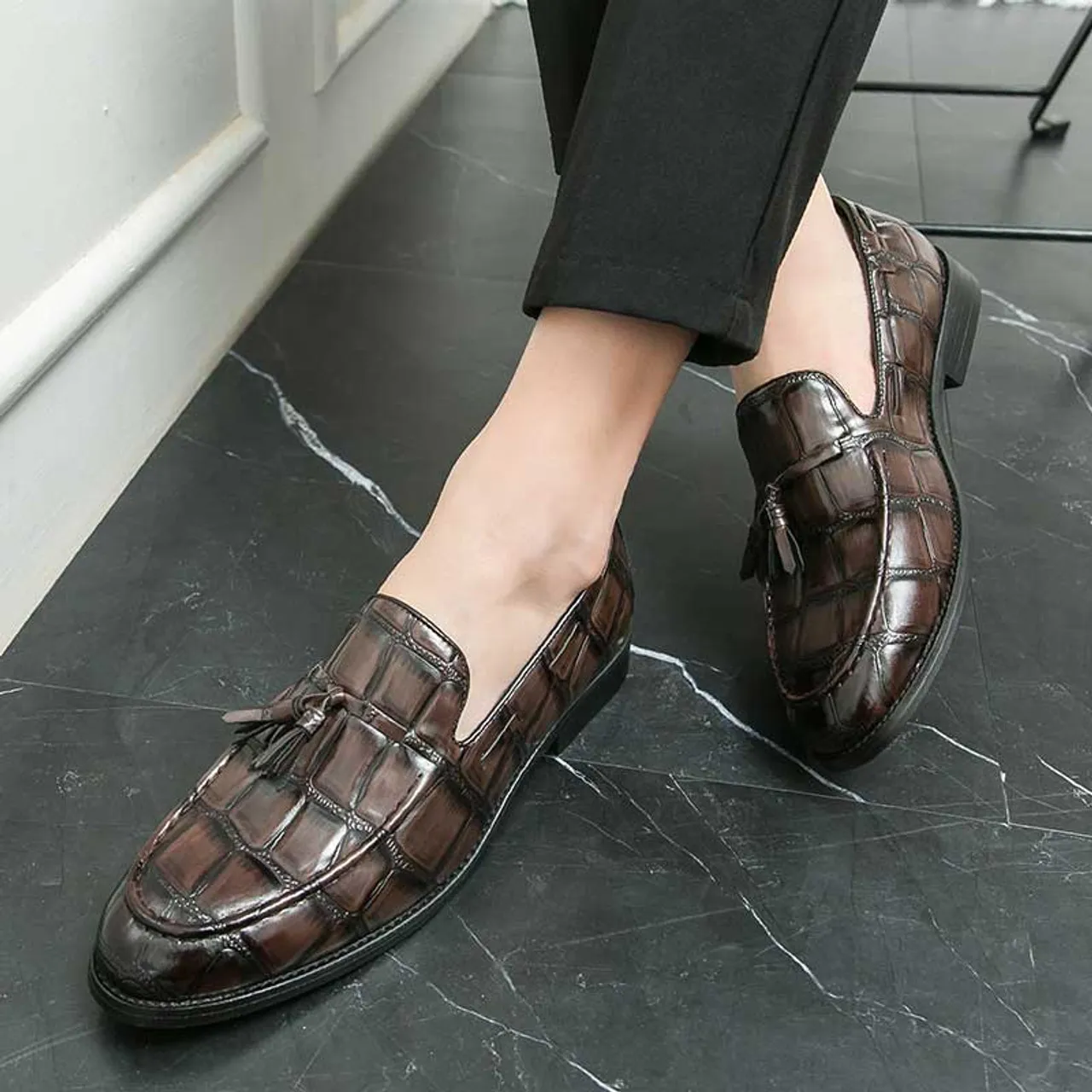 Khaki retro croc skin pattern tassel slip on dress shoe