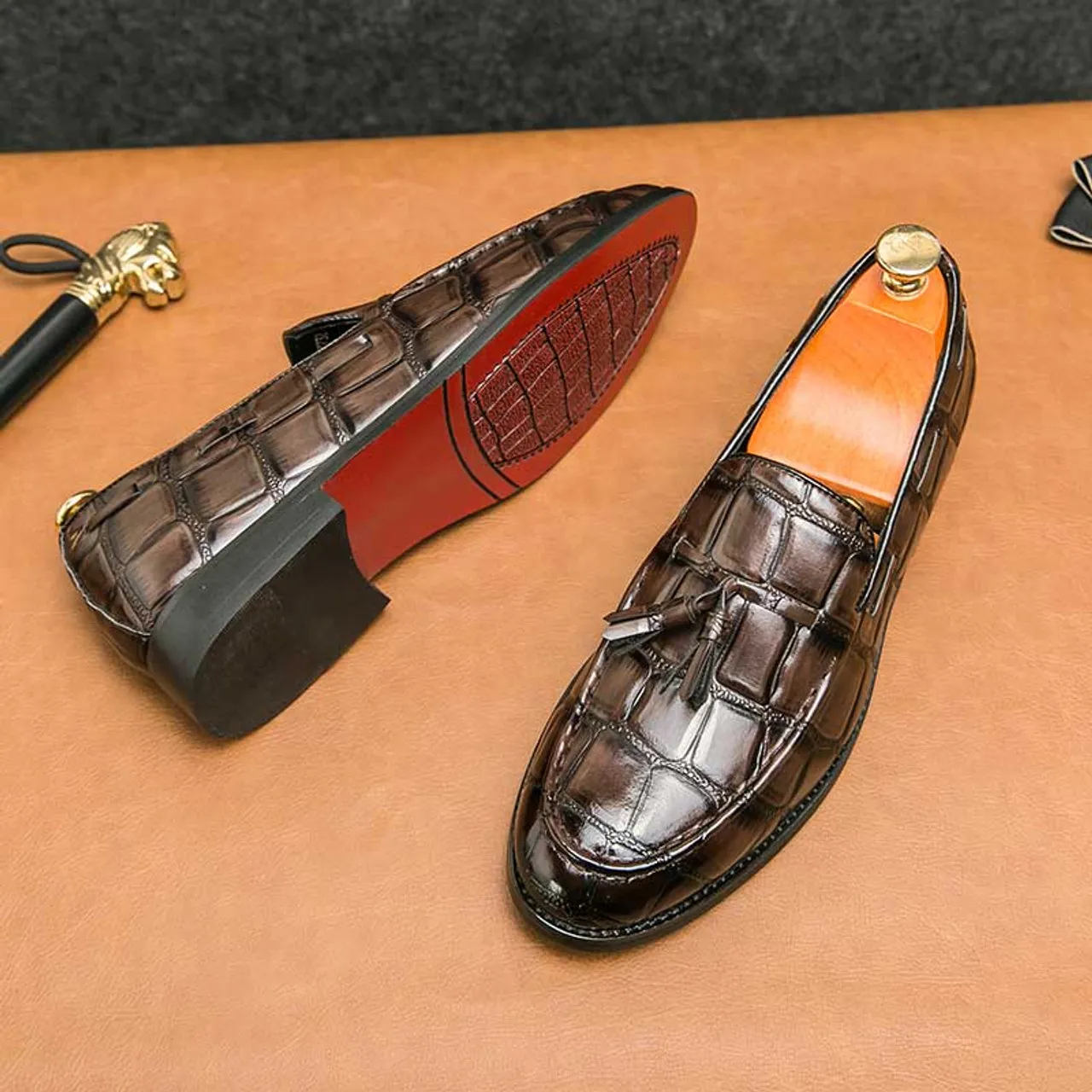 Khaki retro croc skin pattern tassel slip on dress shoe