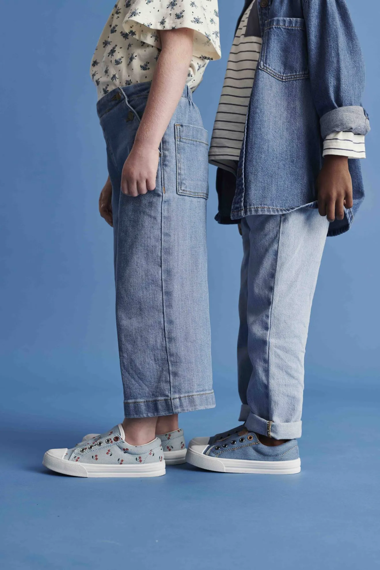 Wide Easy to Slip On Jeans for Boys - bleached denim